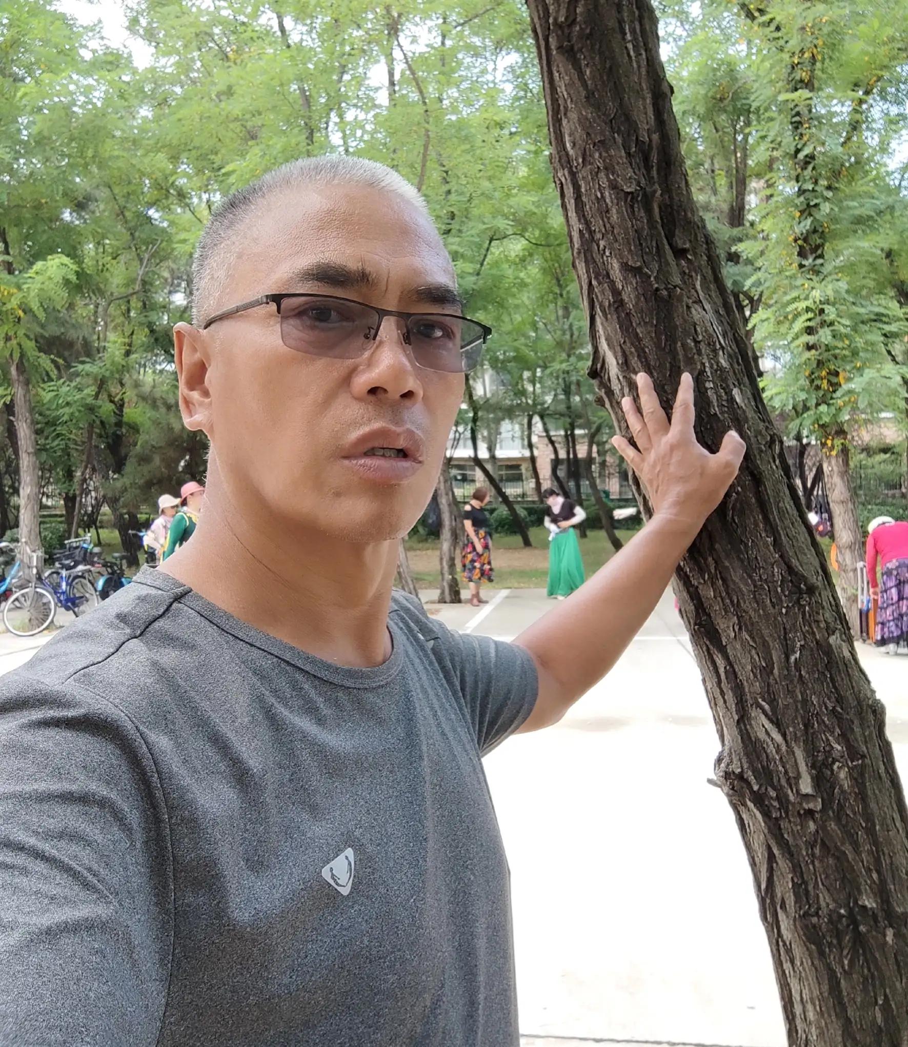 雨后朝霞映天红