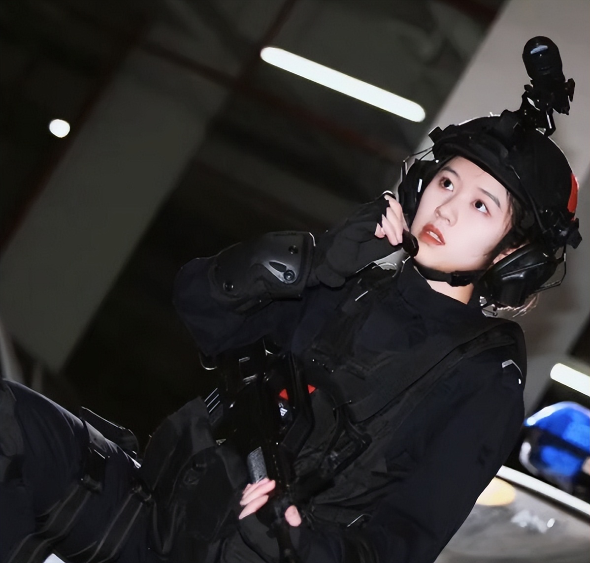 纯真萌妹竟是公安校花才貌双全又美又飒简直是行走的招生简章