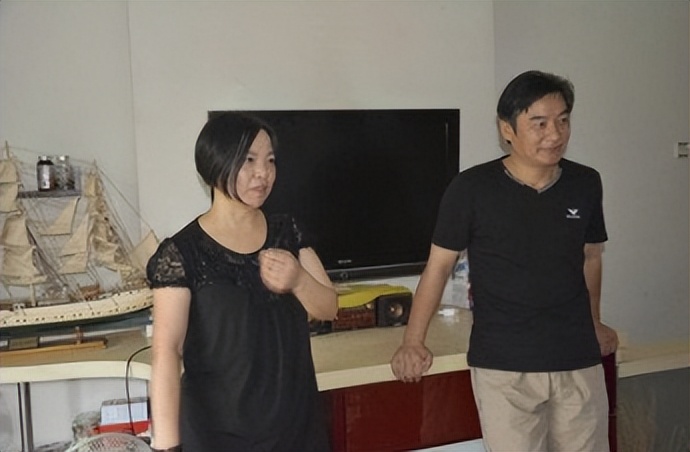 战友牺牲后，他信守诺言去战友家尽孝，9年后娶战友妹妹为妻子