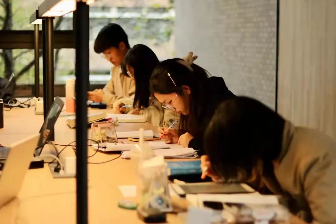 你，爱上浙大的理由是________