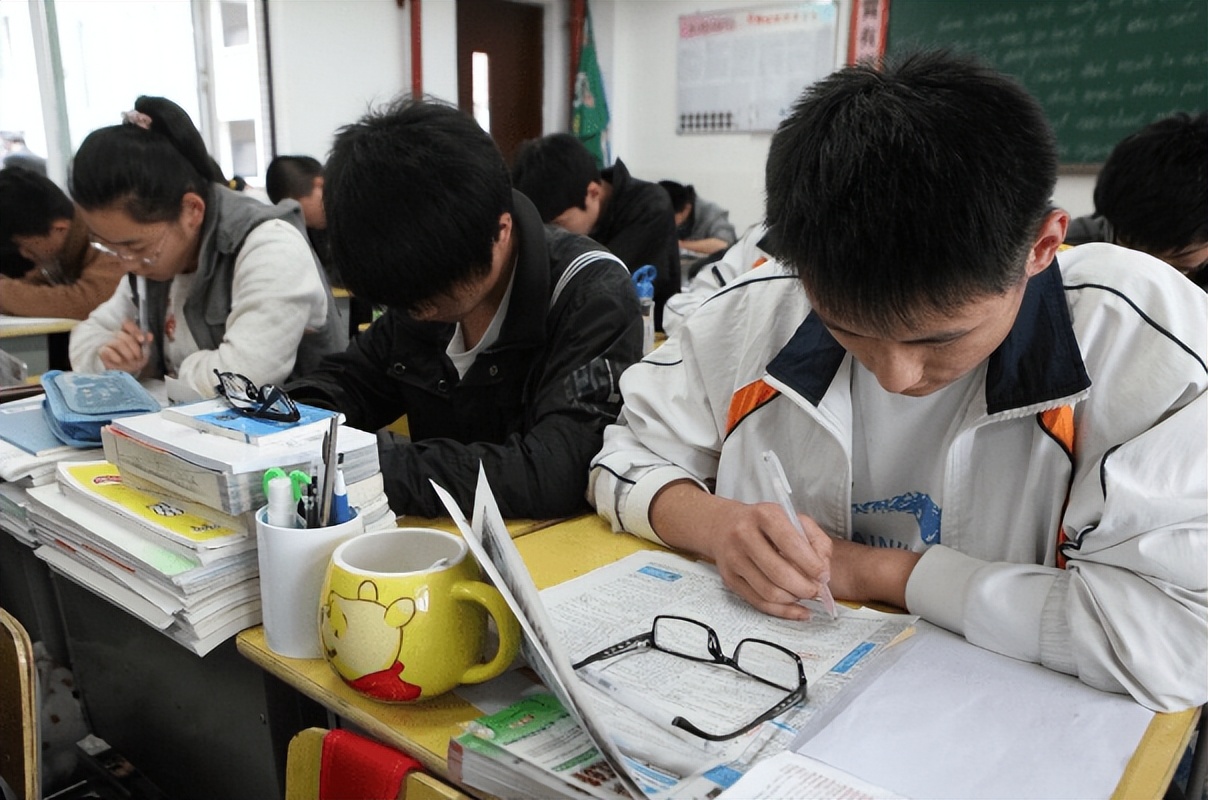 高中数学成绩不理想，报考志愿时避开三个专业，未来发展会有影响