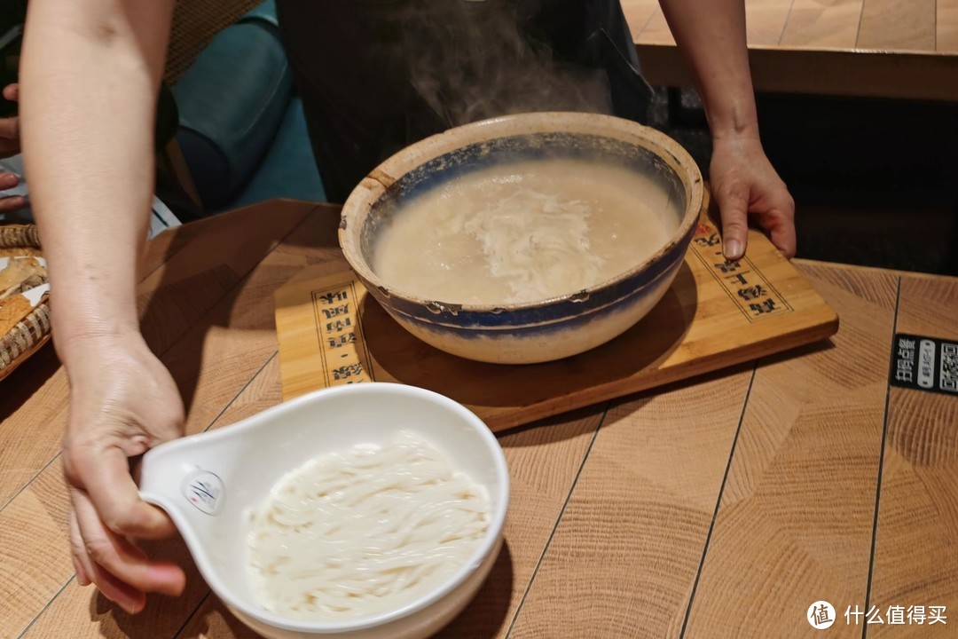 旅行就要边走边吃：舌尖上的昆明，盘点我在昆明吃到的各种美食