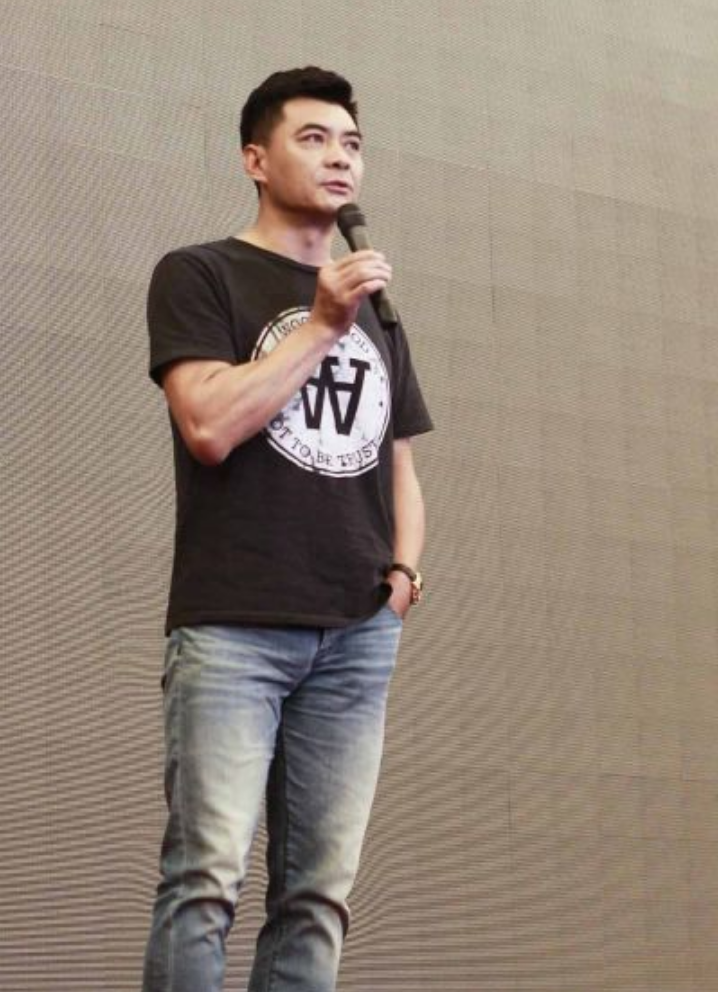 王新军：娶二婚妻子秦海璐后，甘当对方出气筒，把她宠成了公主