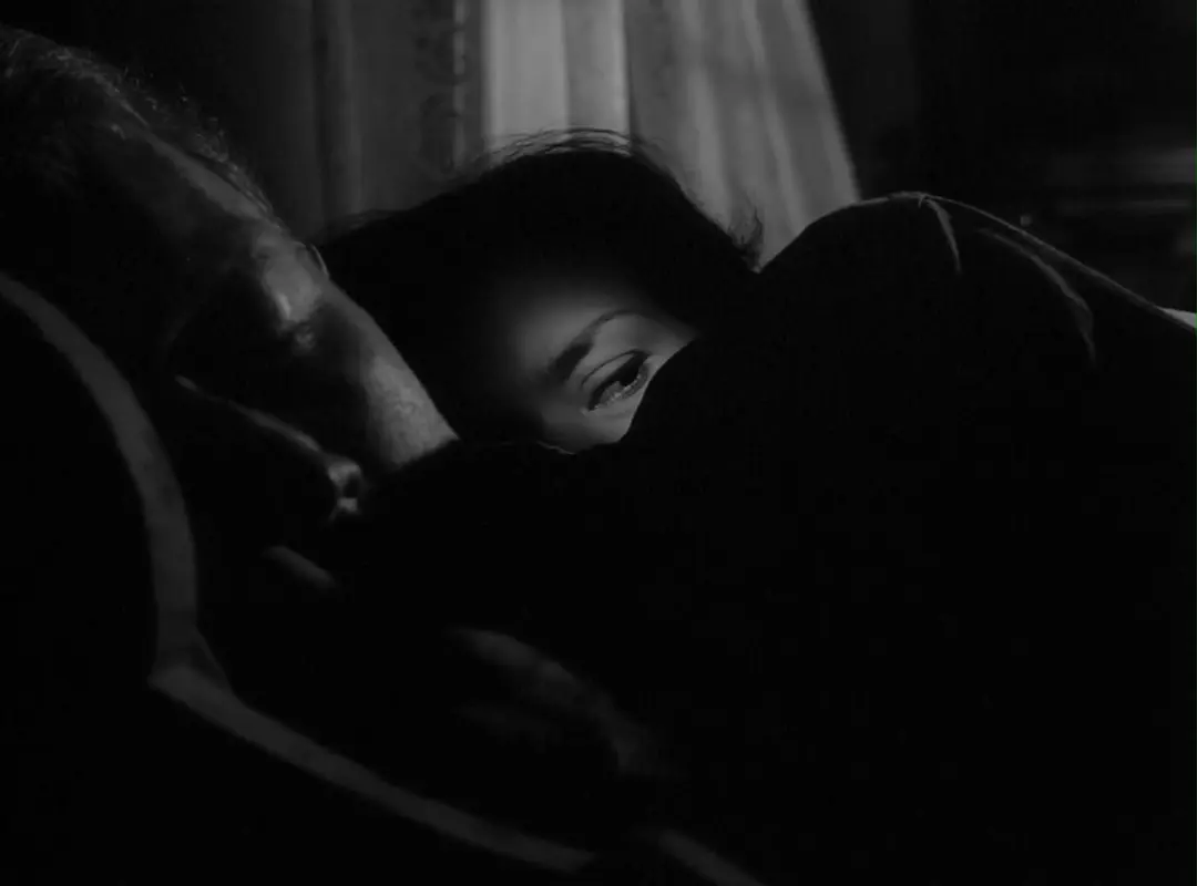 让灯光成为故事中的一个角色，唯有英格玛·伯格曼的《犹在镜中》