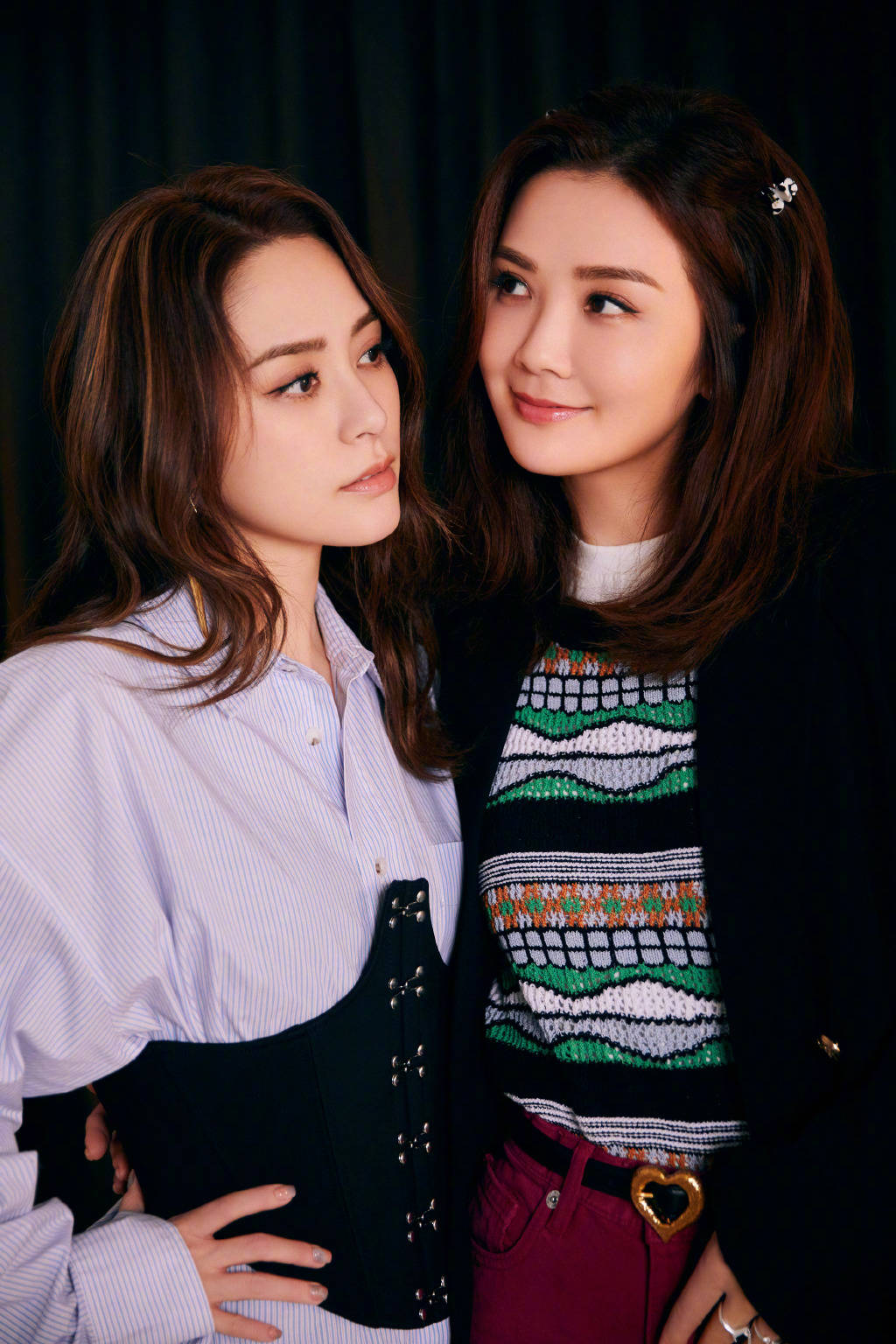 真姐妹！Twins合体参加综艺录制花絮曝光 阿娇阿sa亲昵贴贴