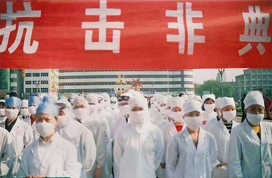 新冠疫情已经持续三年了，到底何时才能结束？