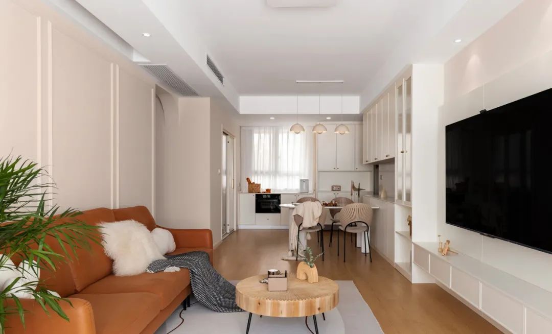 128m²养眼小两房：轻法式+原木风的混搭精髓，在她家感受到了