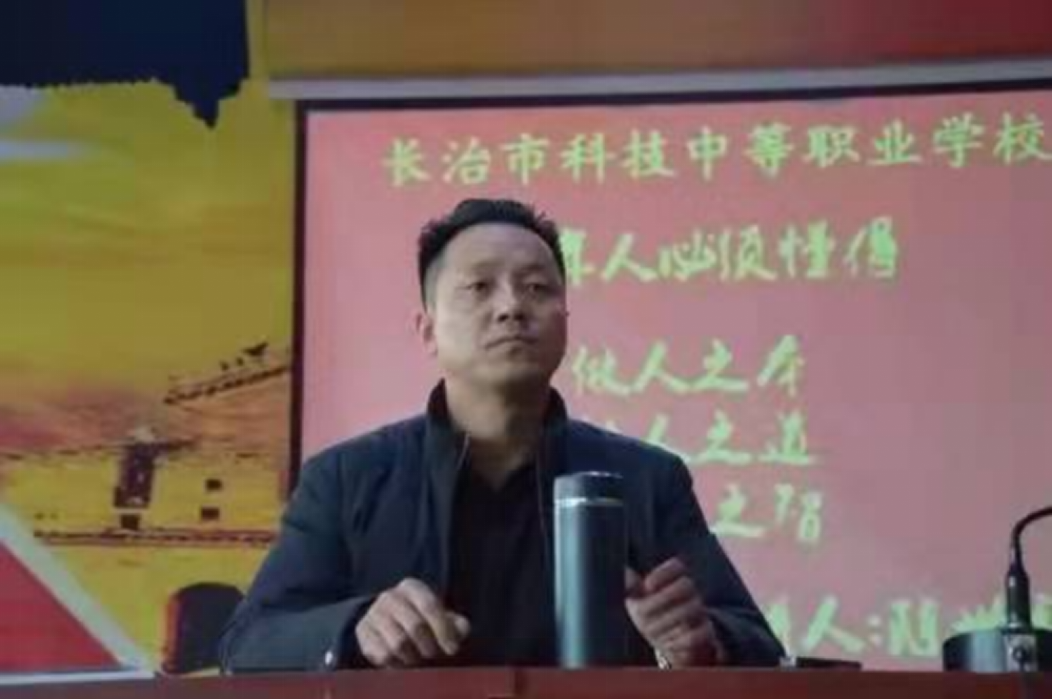 张俊成：北大保安自考第一人，从保安到校长，他已育人无数