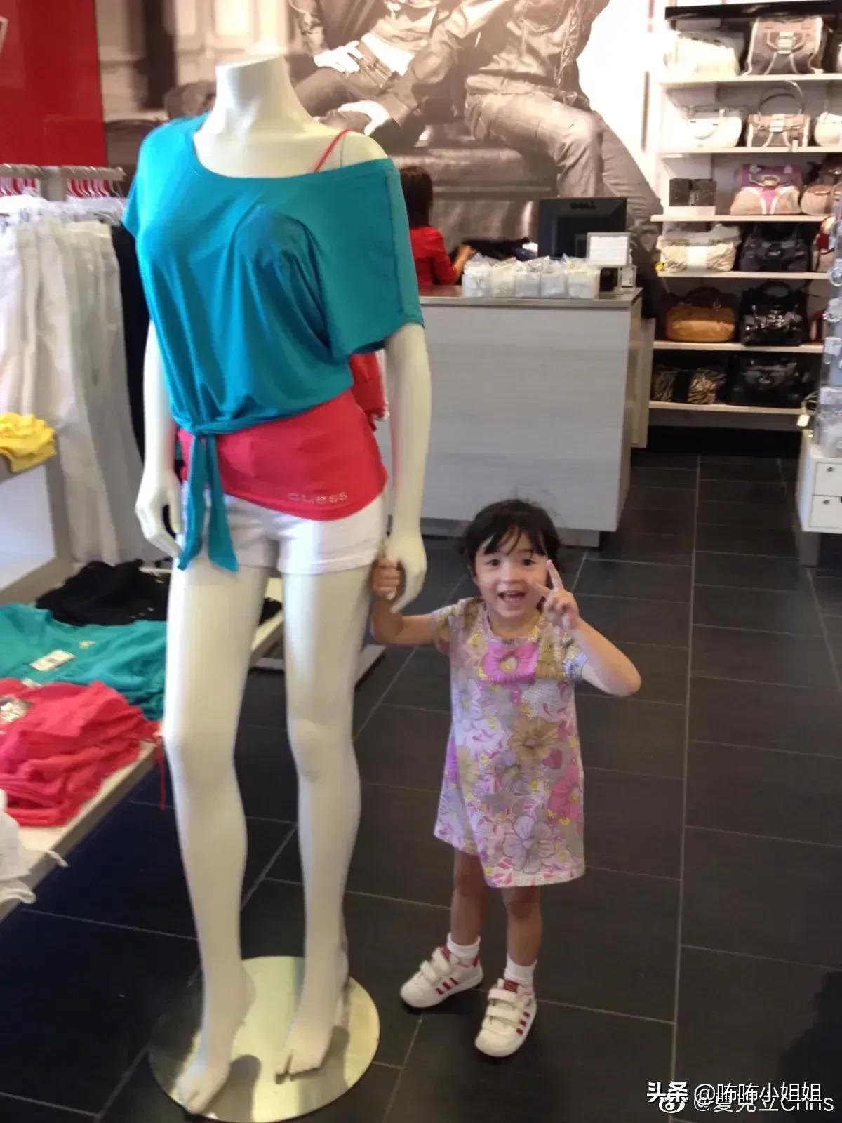 爸爸去哪了的夏天 越长越残。有点男人样。不信你点开看