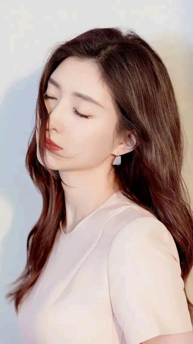 女星江疏影—温柔如水，美丽动人