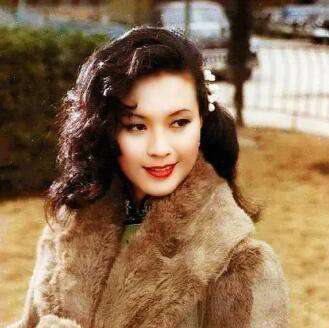 春晚十大美女主持，有的成为冻龄女神，有的结局让人唏嘘