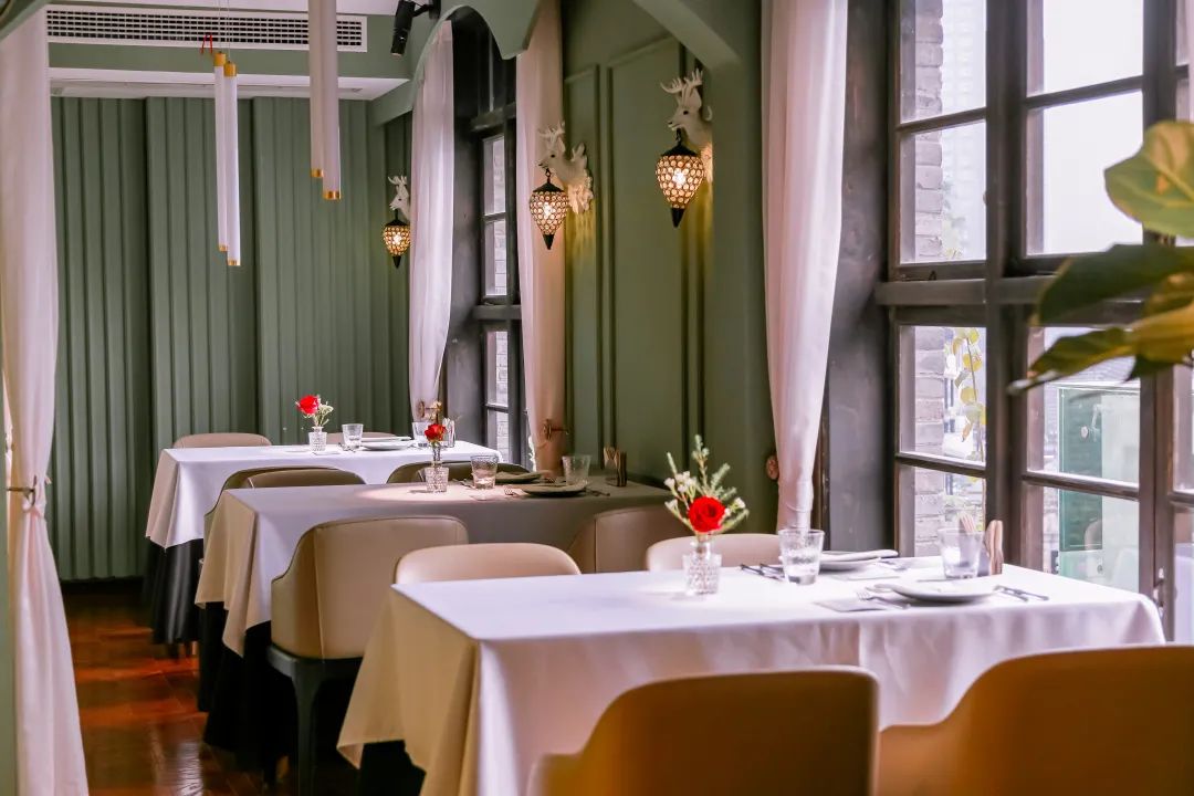 来自舌尖上的满足，只为击中你的味蕾