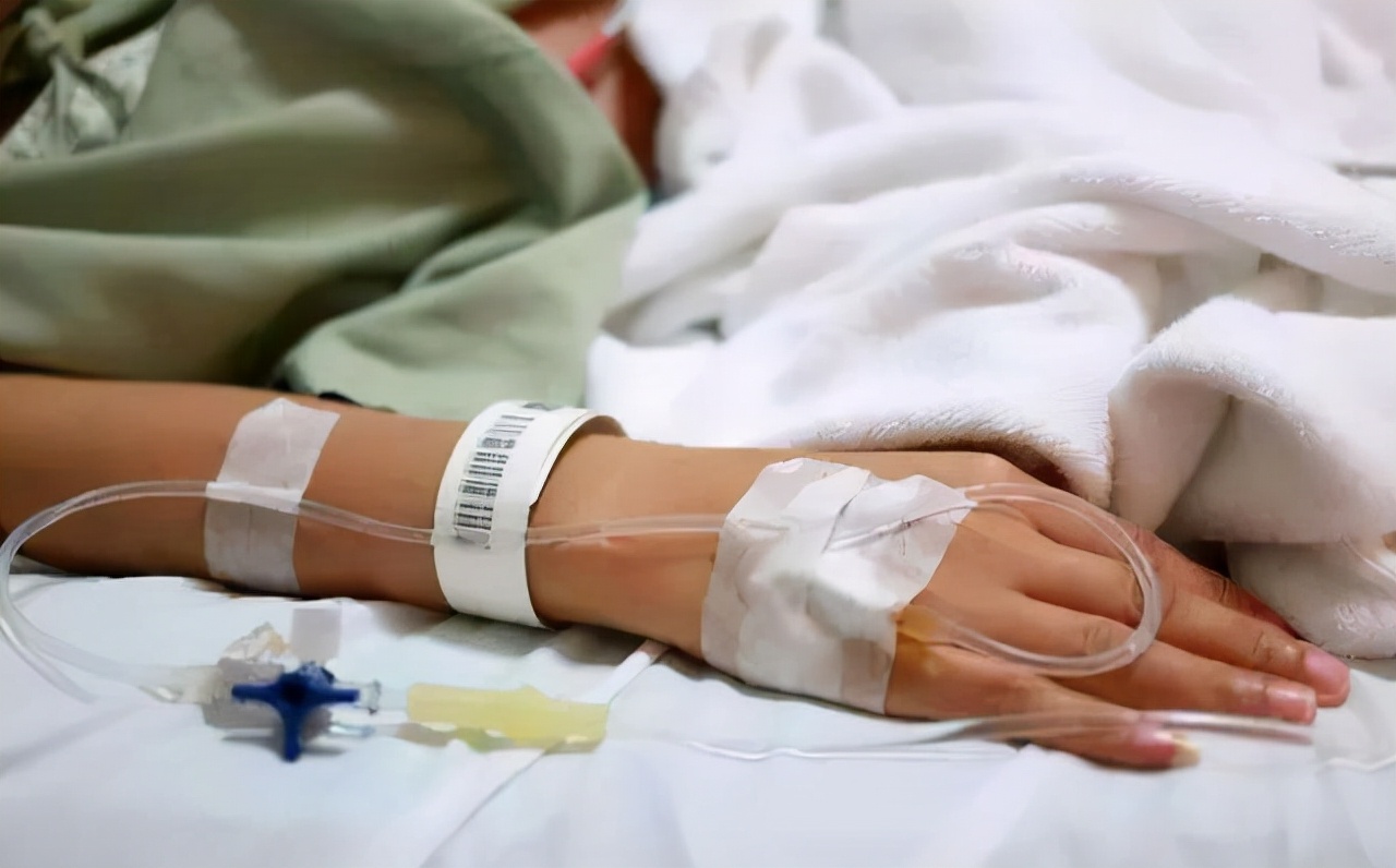 湖南高三女生戴宇菁：高考前夕因白血病去世，遗嘱让师生纷纷落泪