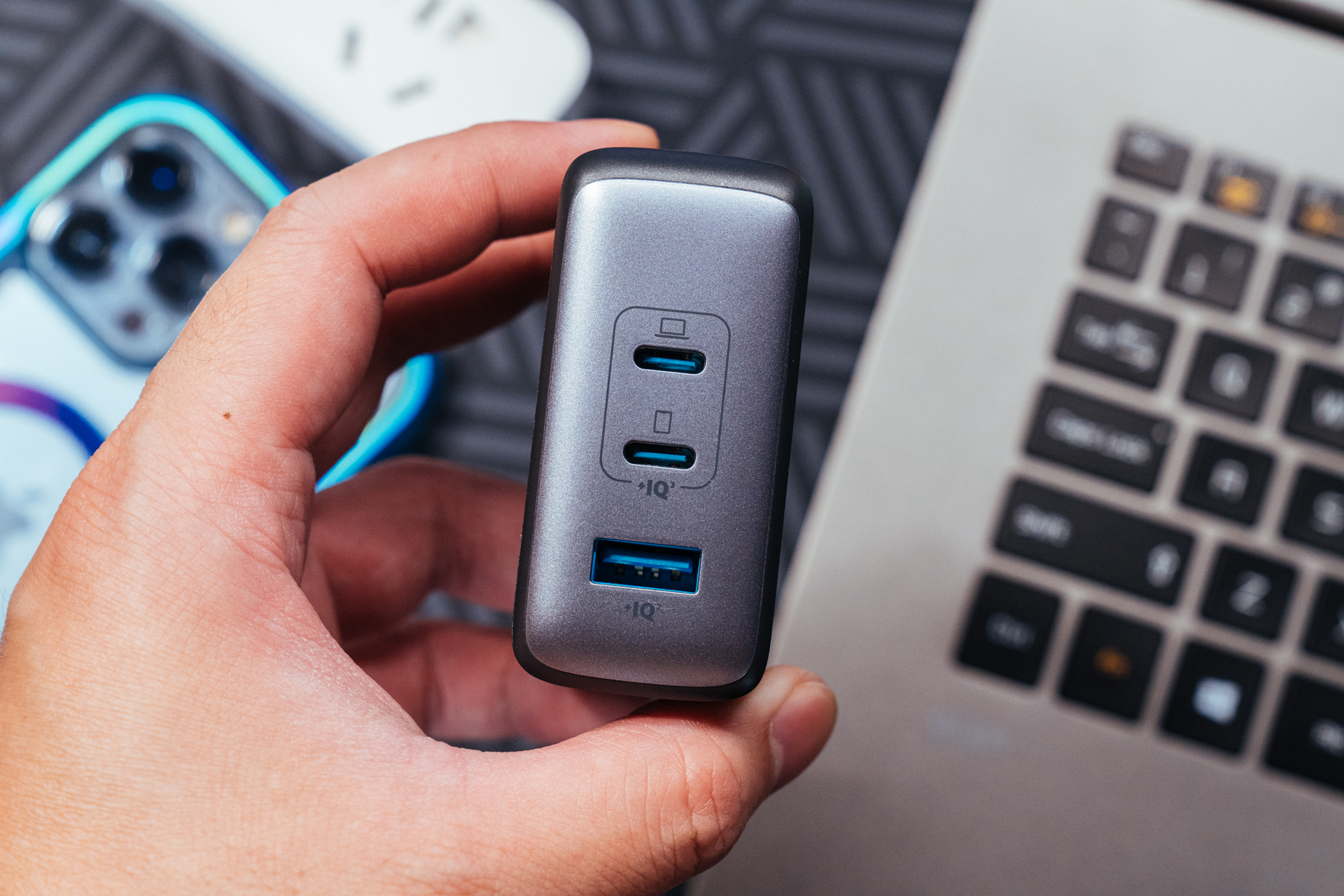 简洁条理，如何布置自己的办公桌面：轻办公好物分享