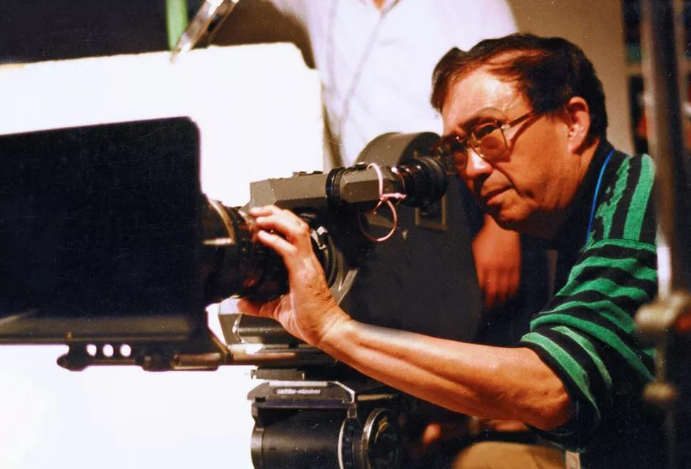 导演谢晋：三个儿子死得死病的病，黄连都没我的生活苦