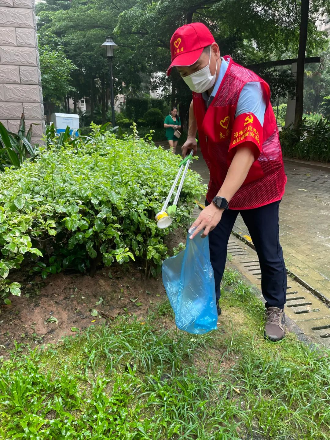 漳州市市场监管局全员发动助力创城攻坚