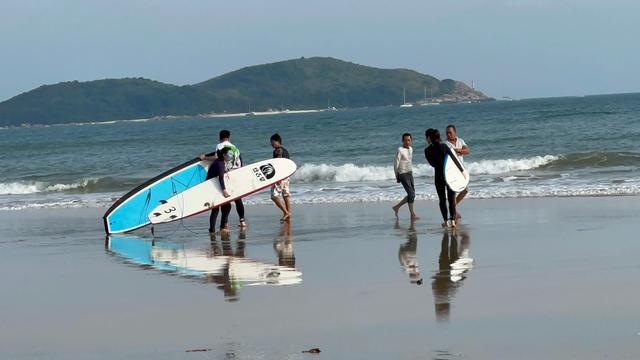 万宁印象：乌场渔港很热闹，石梅湾冲浪是一种治愈