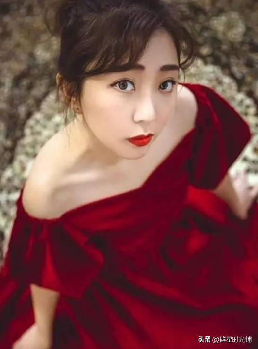 吴京戏里的第一个“龙小云”，回头看看，才明白她的选择有多聪明