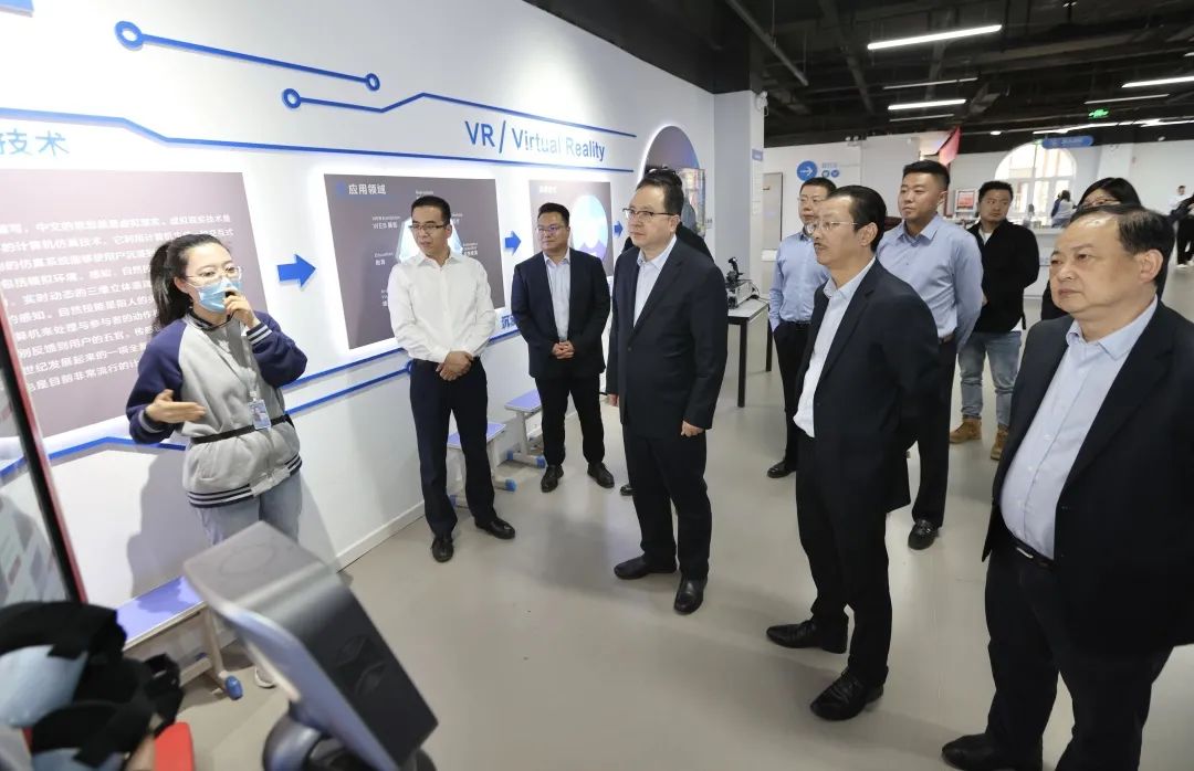 ������������׳־�������Ƽ�ǿ����ʯ