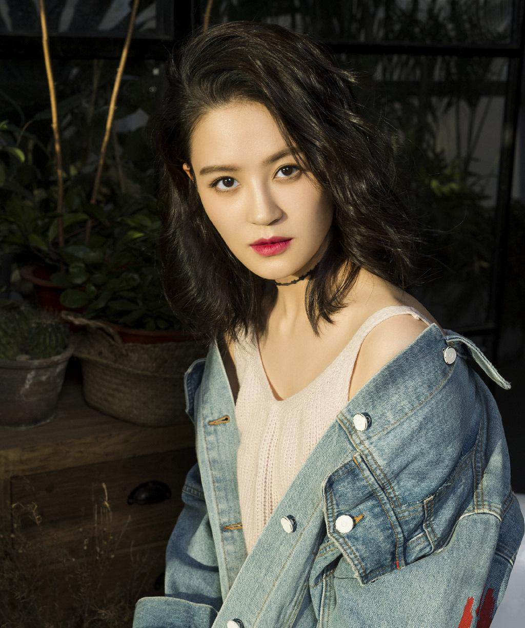 92年湖北女演员曾一萱，清新靓丽