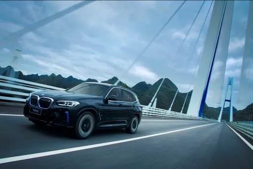 新BMW iX3斩获德国ADAC测试最佳车辆桂冠