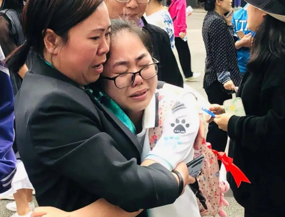 上海工商外国语学校学费（什么是野鸡大学）