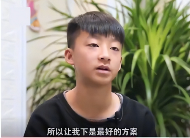 2019年,河南一3岁女童坠入20米机井,14岁少年6次入井,冒险救出