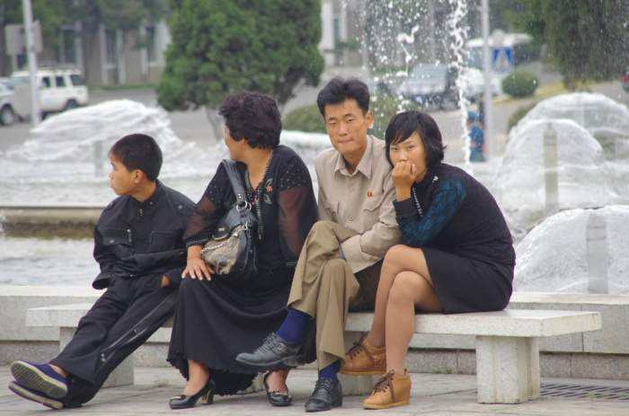 走进朝鲜，朝鲜女人身材苗条可以理解，为何男人看起来也很瘦？