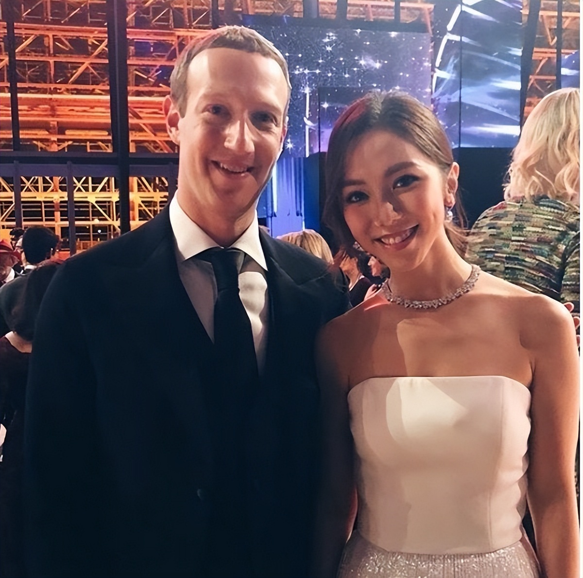 邓紫棋的心酸情史，苦等林宥嘉9年等来一首说谎，出歌内涵华晨宇