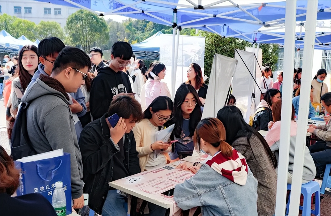 这几个专业害苦了各位学生，选择专业要擦亮眼睛，听听老师的建议