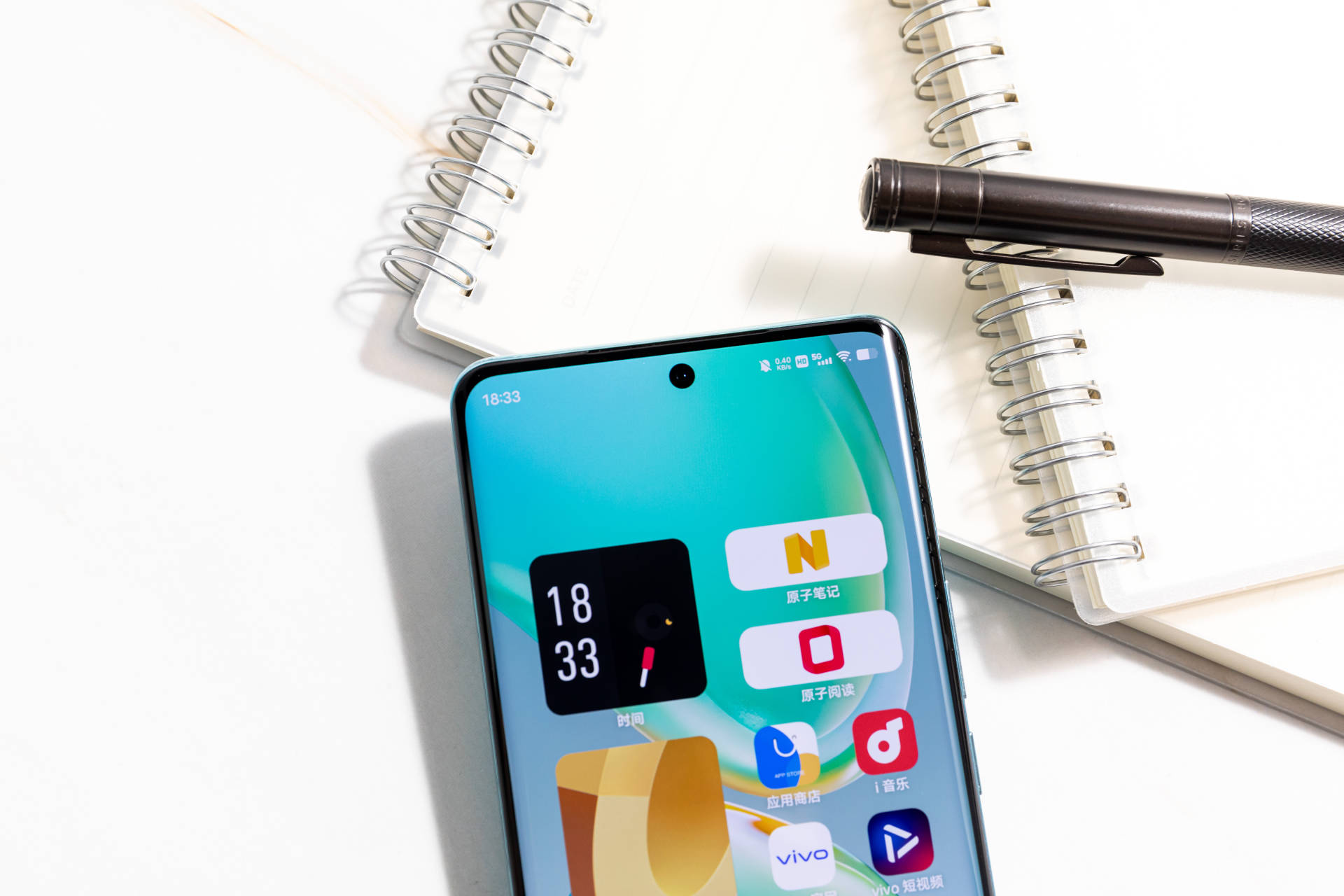 电竞和颜值的完美邂逅！vivo S15 Pro外观好看、性能出众