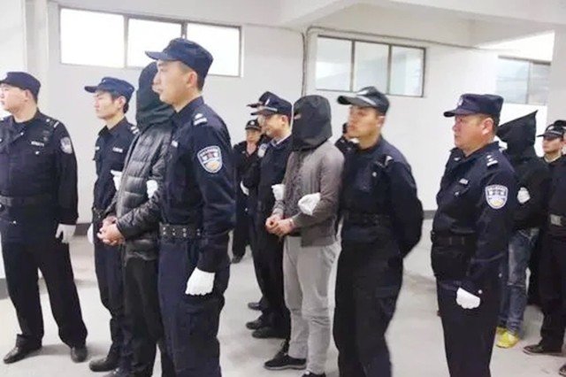 三姐弟称霸思南11年：火烧教育局，强锁国土局，逼校长下跪