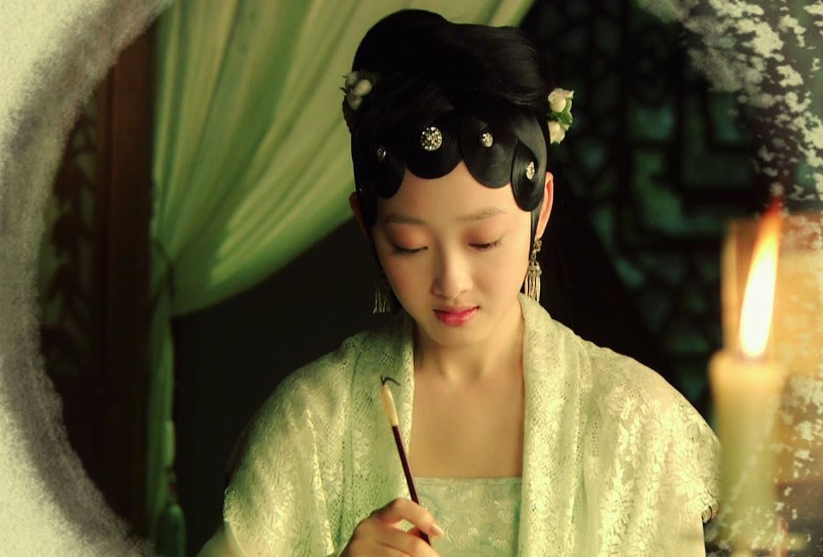 “高开低走”蒋梦婕：从出演林黛玉到小糊咖，综艺除名镜头一剪没