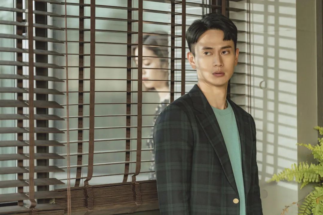 继《火神的眼泪》之后，又盼来一部惊喜之作，一看便迷上