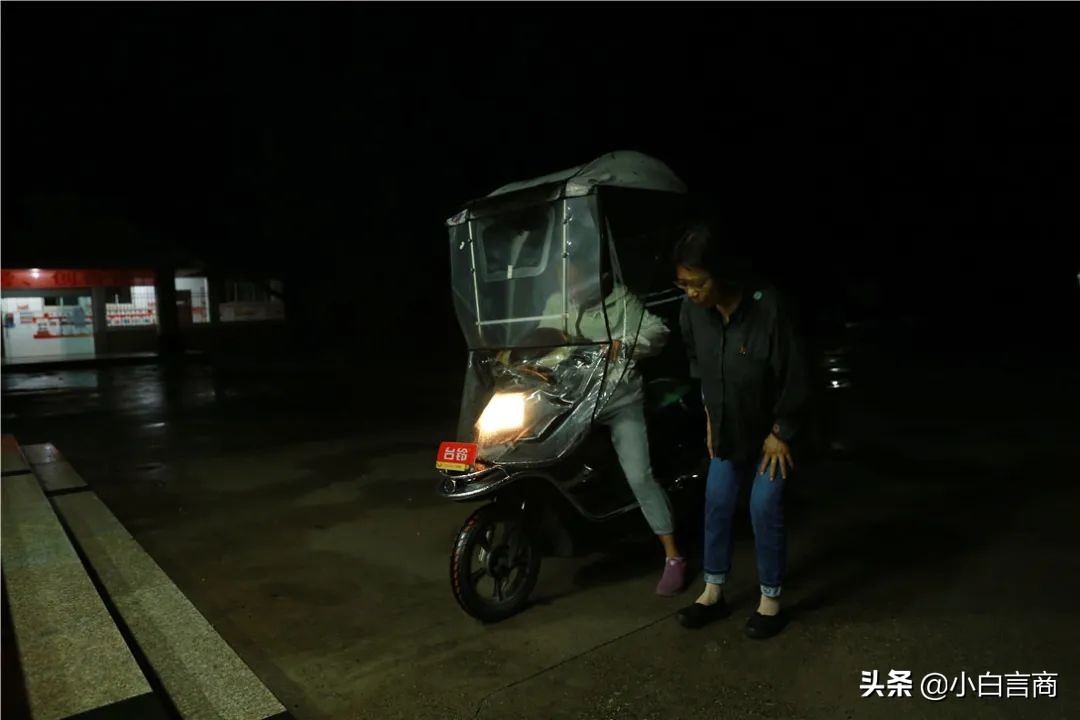 骂张桂梅，你们也配？