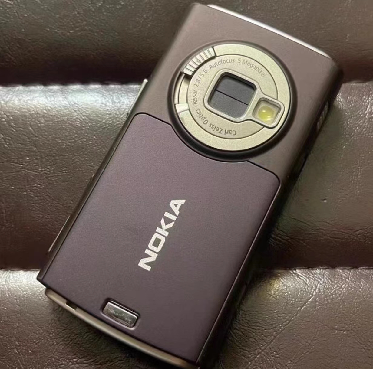 十七年前买不起的诺基亚n95如今沦为100元电子垃圾