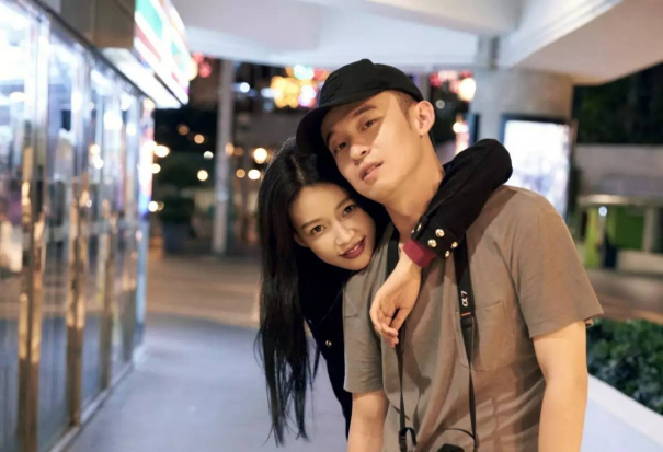 22岁周俊伟老婆(22岁周俊伟老婆图)-知道啦