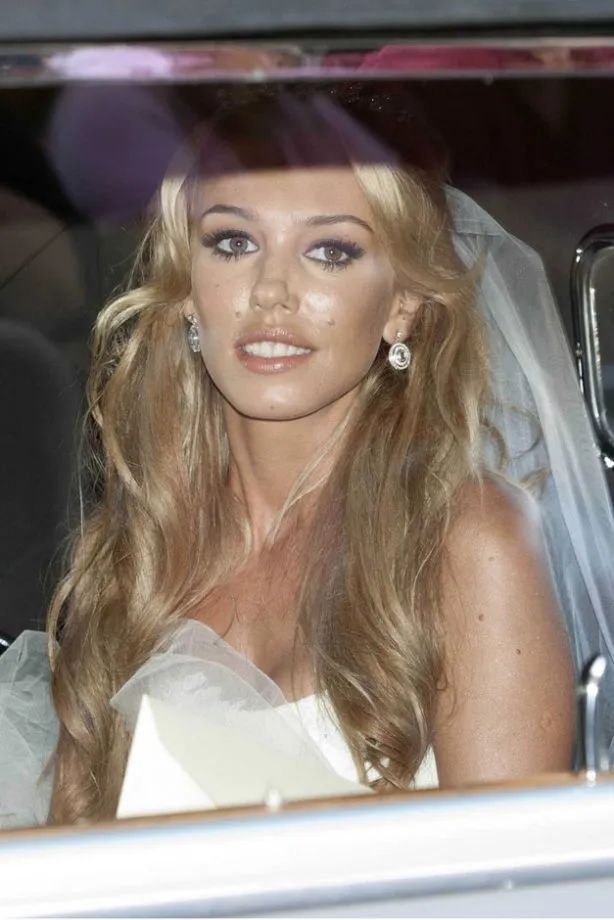 甩掉家暴老公，她带着十几亿身家嫁平民了