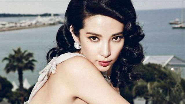 中国十大高校绝色校花，杨幂没进前三，网友：陈好请永远美下去