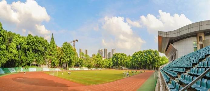 上课学化妆？湖北高校这堂“宝藏课程”火了，结课作业竟是做口红！