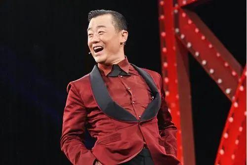 怼徐峥、骂网友、暗讽郭德纲，周立波为什么这么狂？