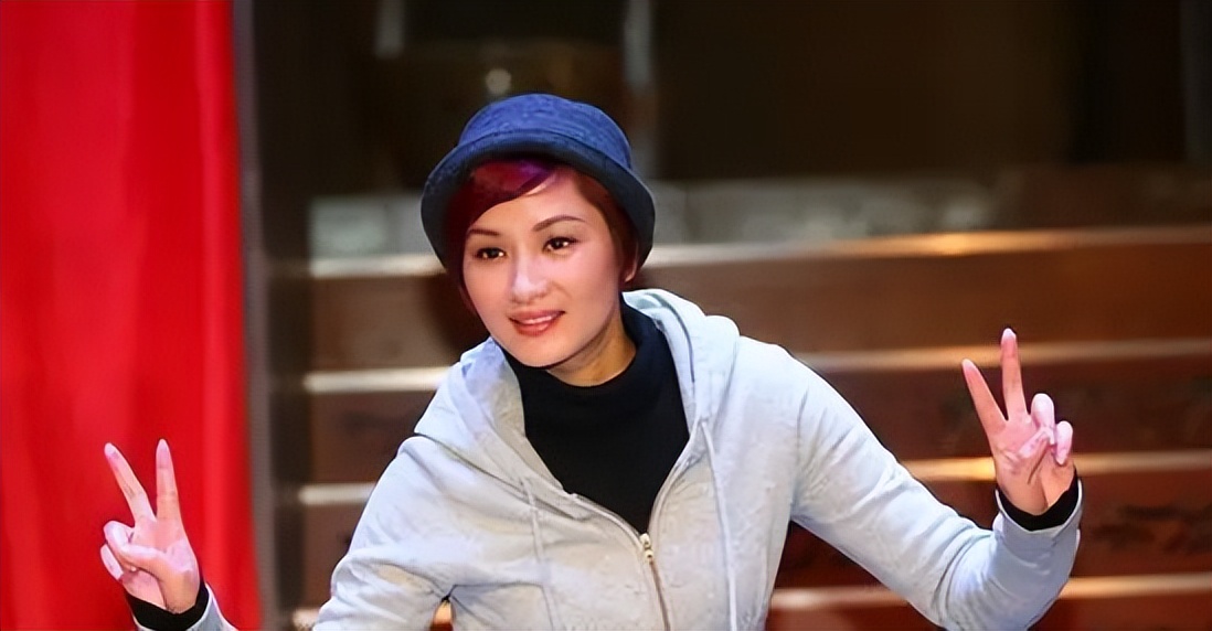 瞿颖母亲丁家珍，女儿半生感情坎坷，原生家庭影响她我很愧疚