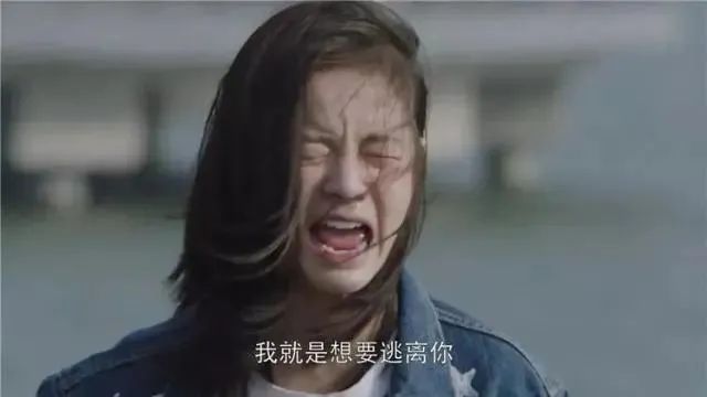 一个15岁的女儿被关闭，母亲的教科书可以从转移中学到。