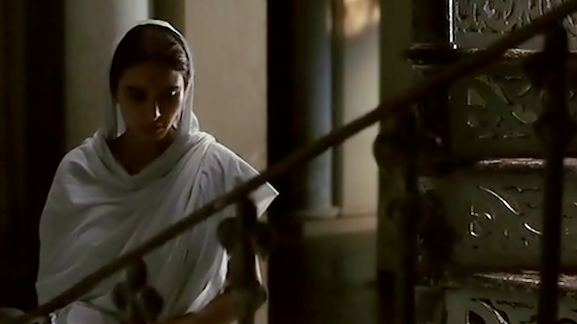 毫无人性的电影，将印度女人悲惨遭遇展现到了极致，看完头皮发麻