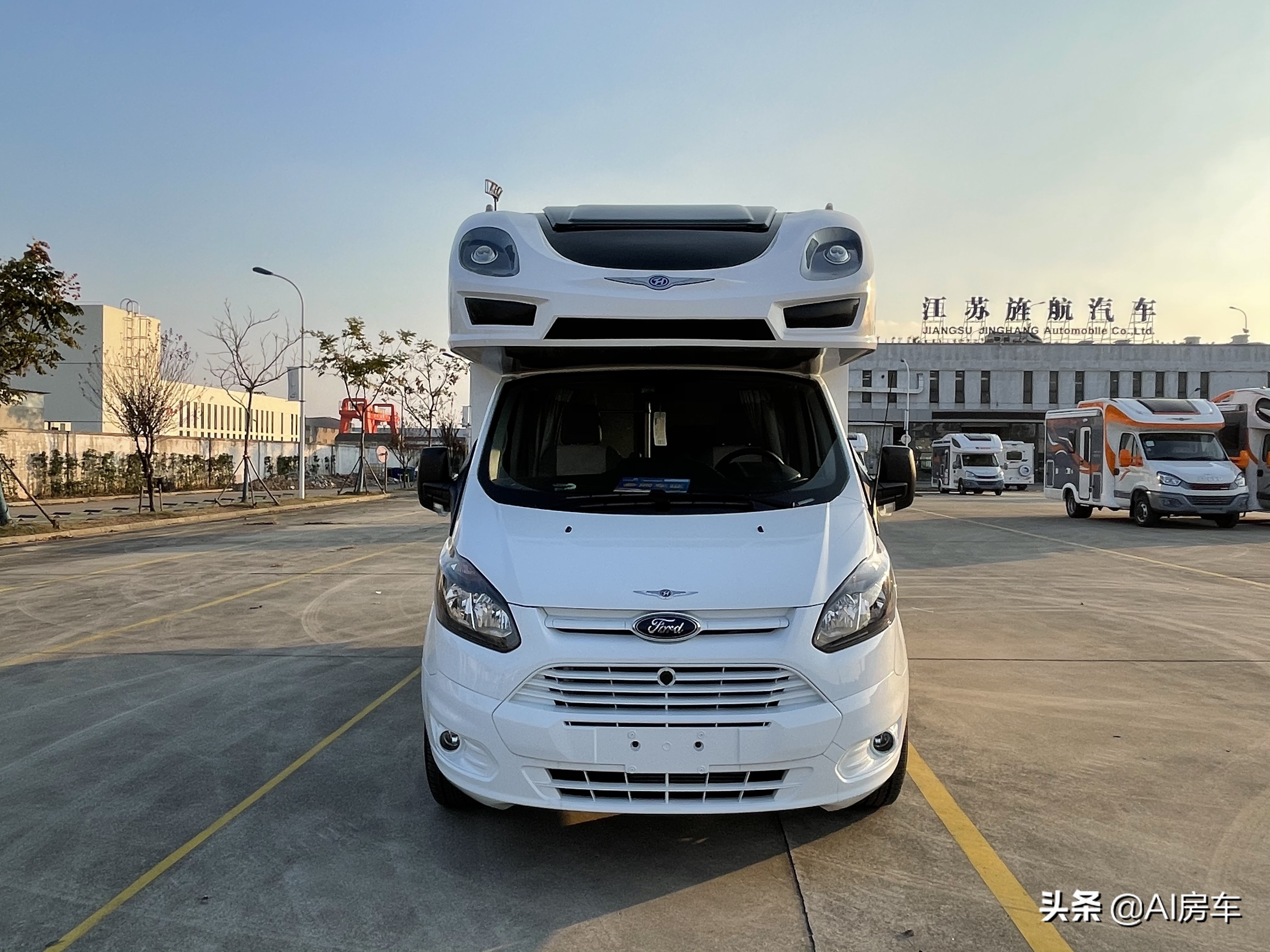 福特房车!5人睡眠空间,功能齐全,带820ah锂电,一家人轻松出行