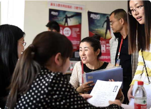 大学生就业率出现下降的3所985，就业压力大，名校毕业生也一样