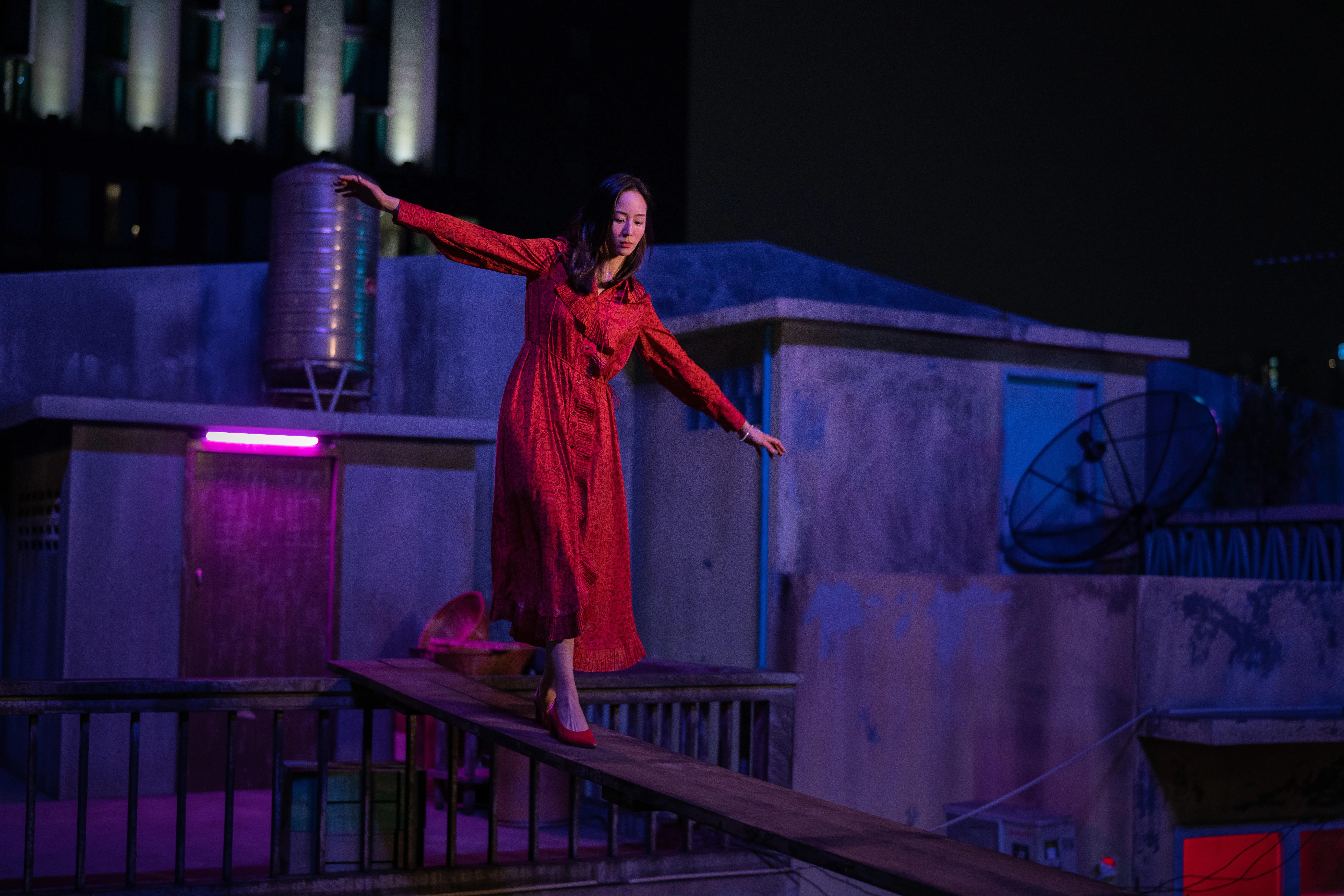 《唐人街探案》张钧甯lvy玫瑰红长裙高清原图