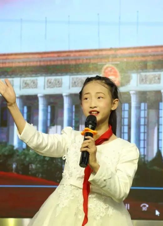 煎茶小学全校同步观看“清凉一夏、音悦你我”“云”音乐会直播