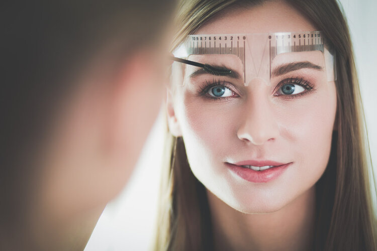 中老年男人的眉毛变长，意味着什么？说明长寿吗？原因要心里有数