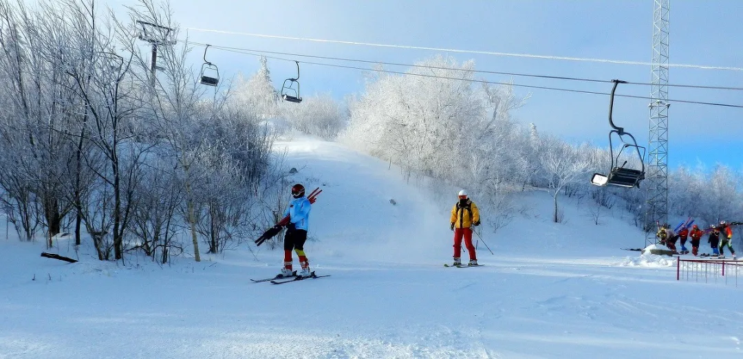 哈尔滨滑雪场排名及价格，哈尔滨周边滑雪场攻略(附2022年最新排行榜前十名单)